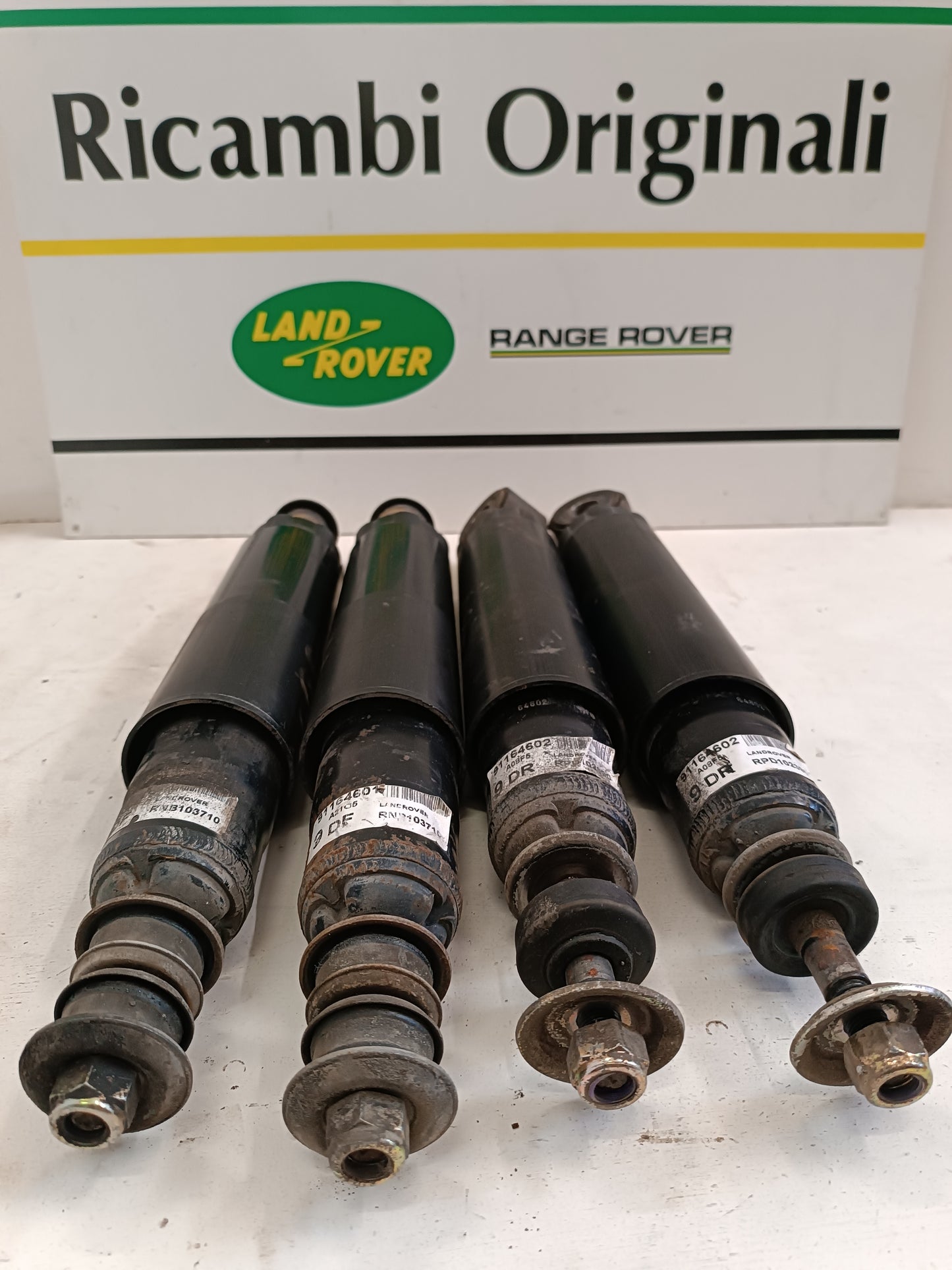 Kit Ammortizzatori Land Rover Defender Td5 Cod. RPD102390-RNB103710