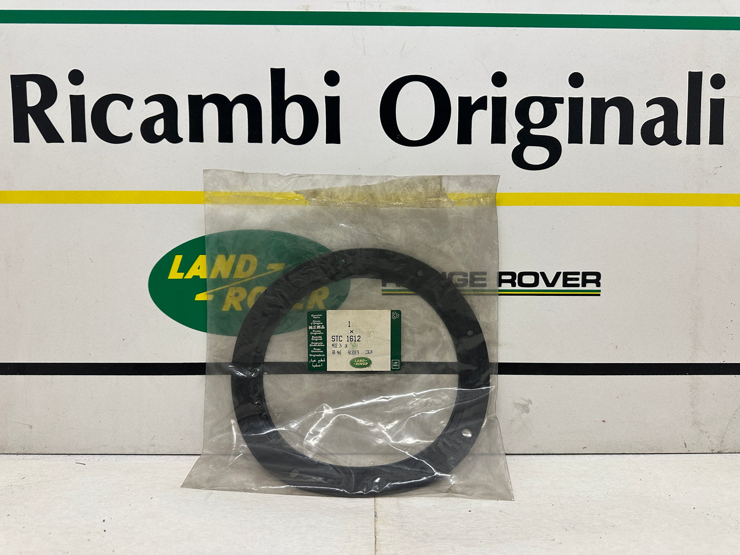 Guarnizione Fanale Anteriore Land Rover Defender e Range Rover Classic Cod. STC1612