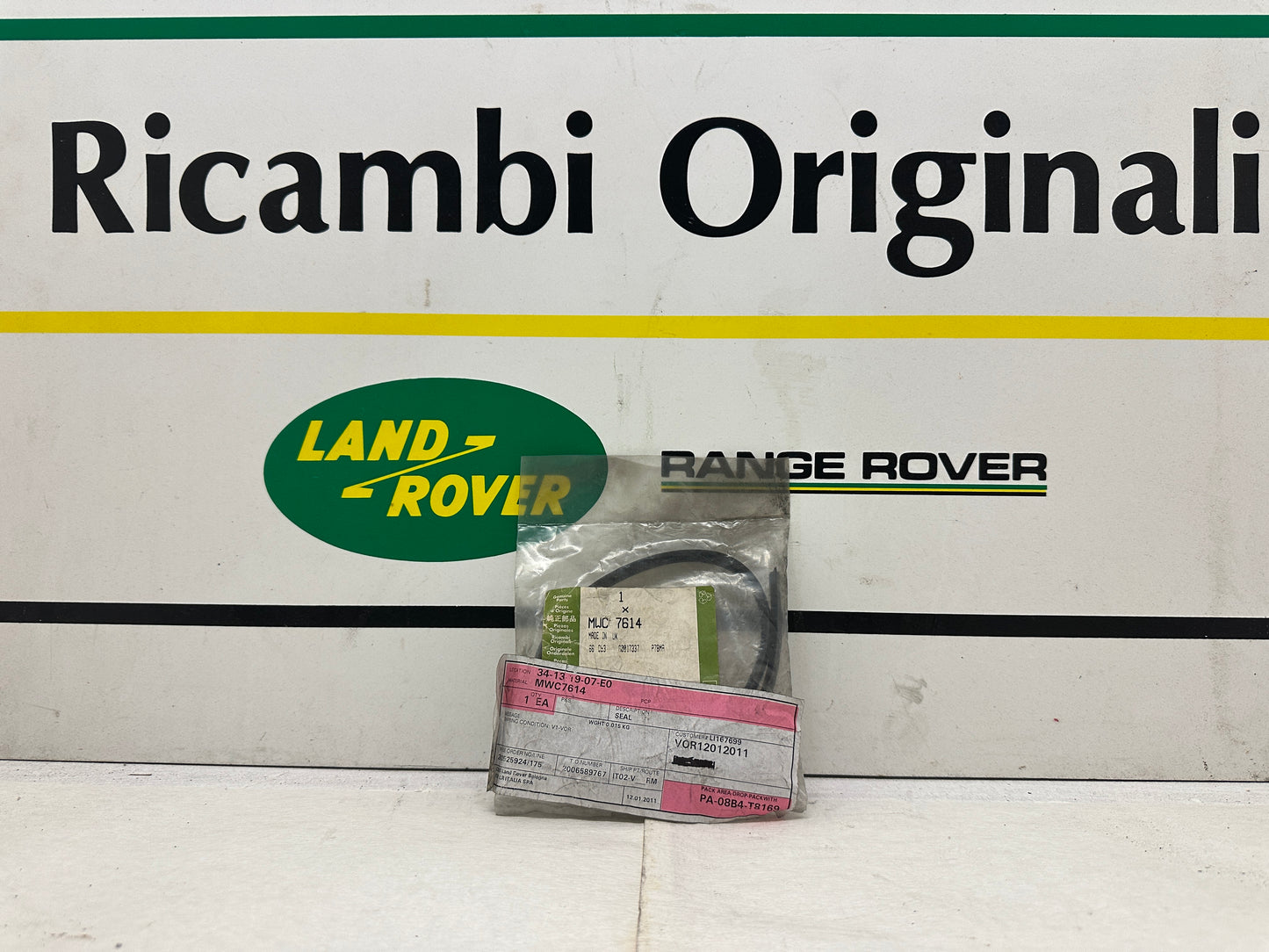 Guarnizione Vetro Scorrevole Posteriore Land Rover Defender Cod. MWC7614